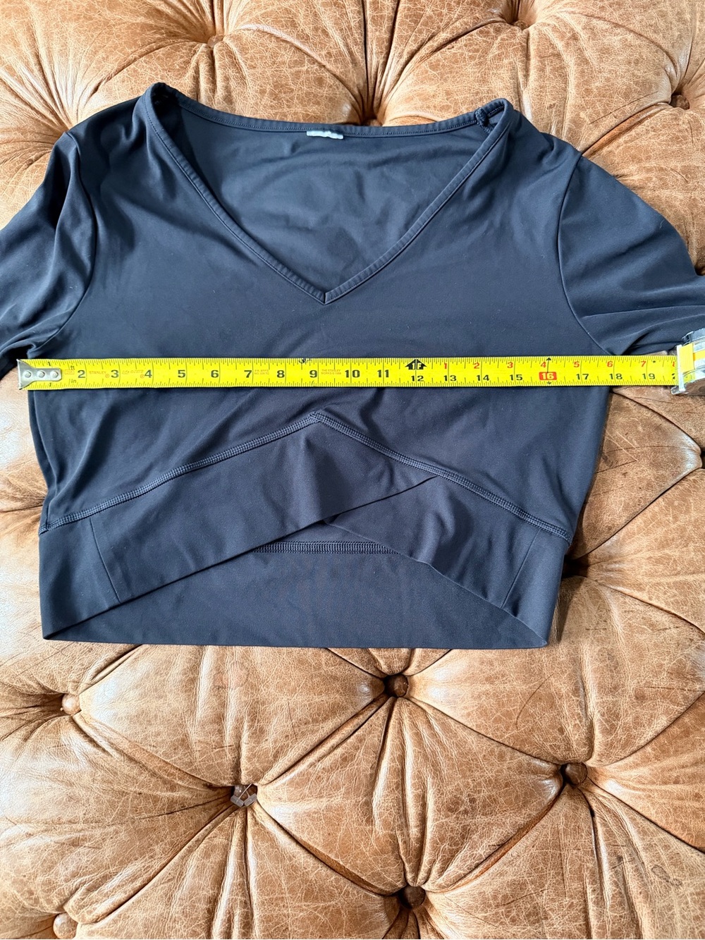 Gymshark Black Long Sleeve Crop Workout Top Women’s Large XL V Neck Athletic - Picture 4 of 6